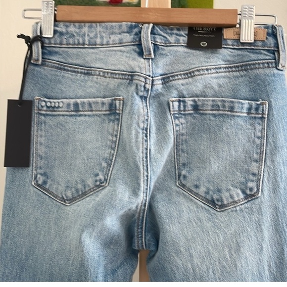 NWT•BLANK NYC Hoyt•High Rise•Mini Flare•Rip Knees Side SlitReleased Hem•Size 25 - Picture 7 of 8